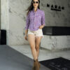 Camisa de Minicuadro de Rojo marino FOR3200 — en modelo