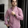 Camisa de Mini Cuadros Rojo FOR3268 — en modelo