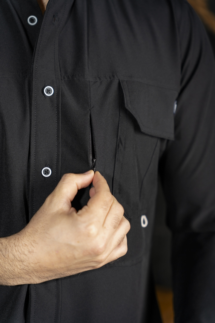 Camisa Dryflex Pro Negra FOR3284 — en modelo