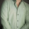 Camisa Basica Verde Pistache FOR3304 — vista lateral