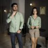Camisa Basica Verde Pistache FOR3304 — detalle de tela