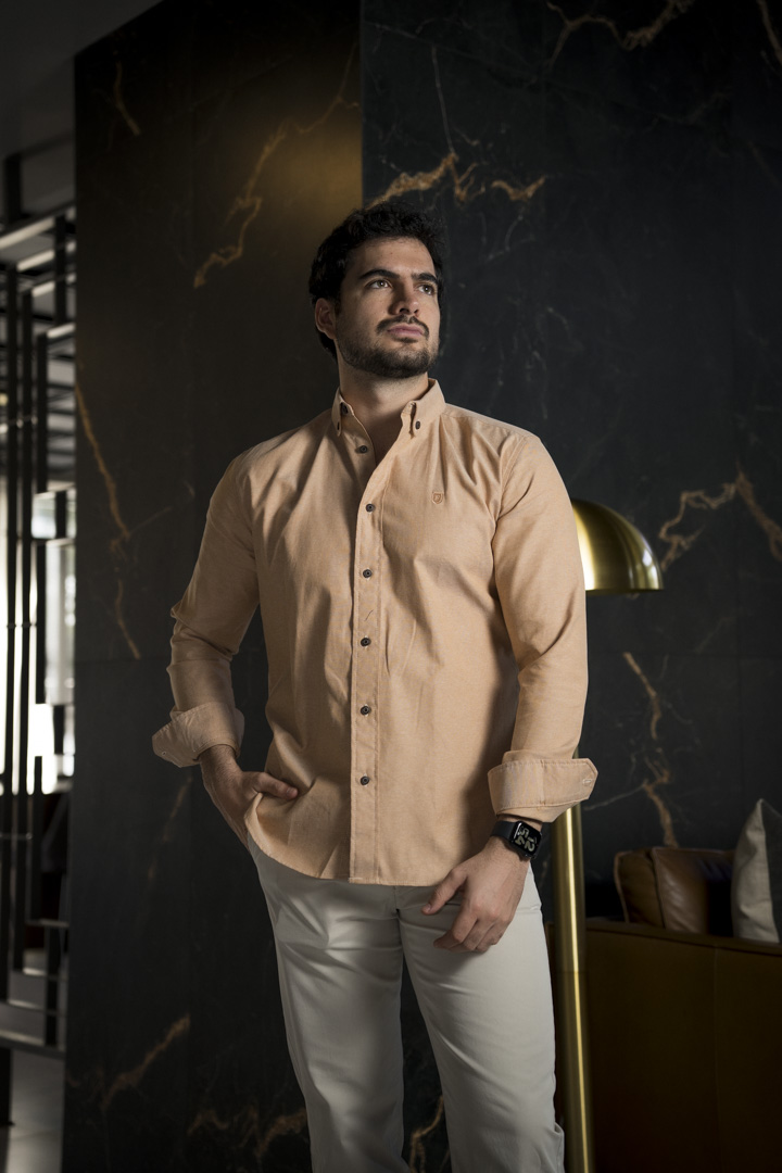 Camisa Basica Arena FOR3306 — en modelo