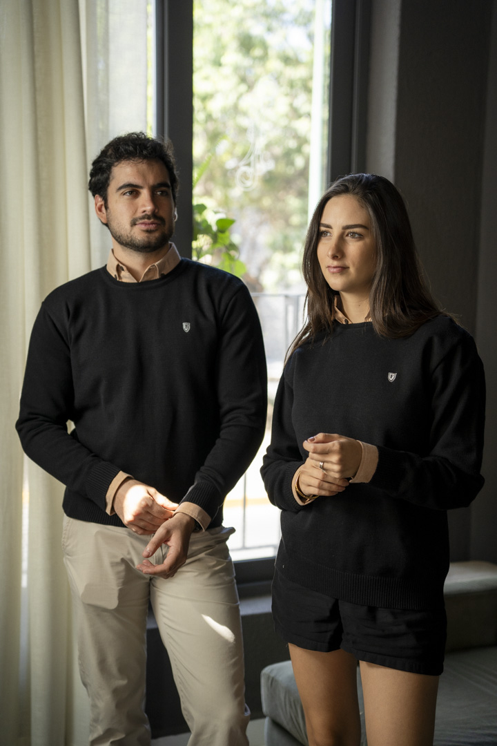 Sueter Negro Unisex ST7007 — detalle de tela