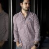 Camisa de Cuadros Blanco, Vino FOR3324 — en modelo
