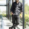 Camisa oxford negra FOR2517 — vista lateral