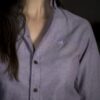 Camisa Basica Violeta FOR3311 — vista posterior