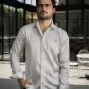 Camisa de Rayas Gris FOR3331 — en modelo