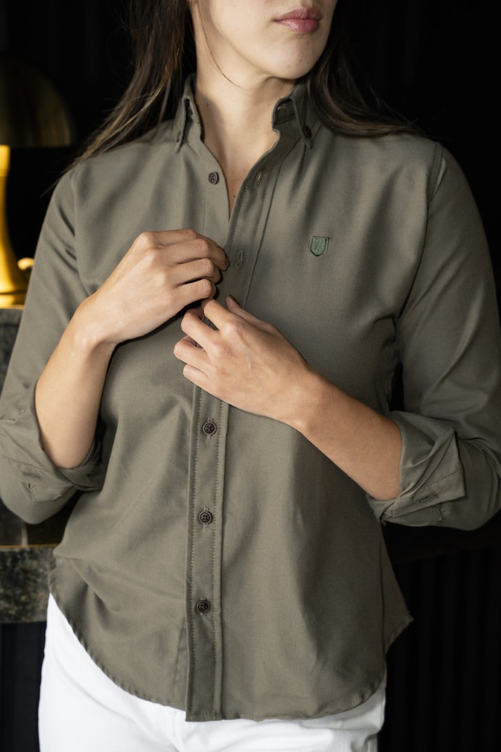 Camisa Basica Verde Militar FOR3335 — vista posterior