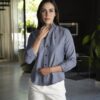 Camisa basica gris FOR3345 — vista posterior