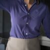 Camisa Dryflex morado FOR3359 — en modelo
