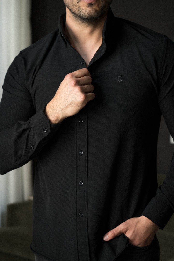 Camisa Dryflex Force negro FOR3360 — en modelo