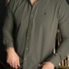Camisa Dryflex Force verde militar FOR3364 — en modelo