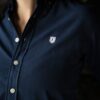 Camisa básica lino y azul marino FOR3379 — en modelo