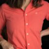 Camisa básica lino rosa FOR3385 — en modelo