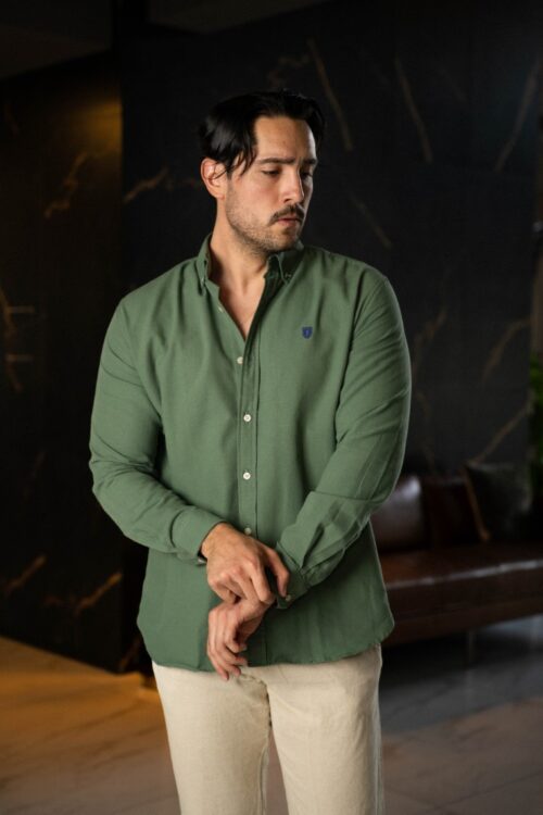 Camisa básica lino verde pistache FOR3388 — vista posterior