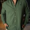 Camisa básica lino verde pistache FOR3388 — en modelo