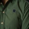 Camisa básica lino verde pistache FOR3389 — detalle de tela