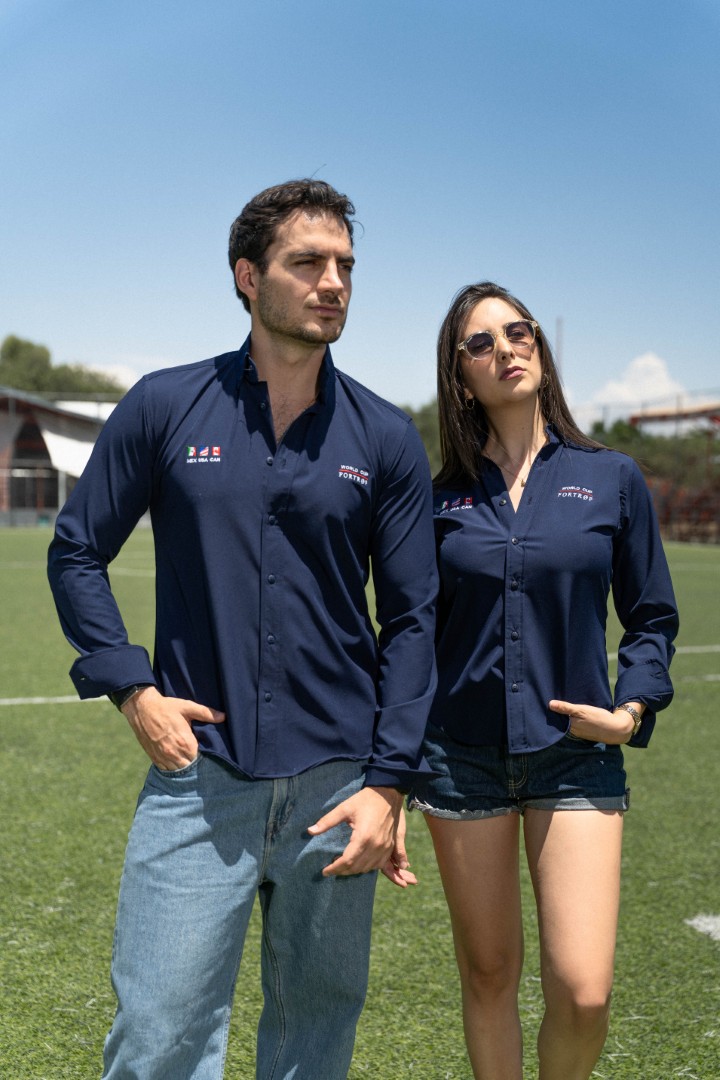 Camisa Dryflex azul marino World Cup FOR3428 — en modelo