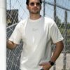 Playera Oversize Hueso World Cup OV5011 — en modelo