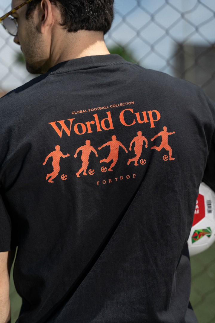 Playera Oversize Negra y Naranja World Cup OV5014 — vista posterior
