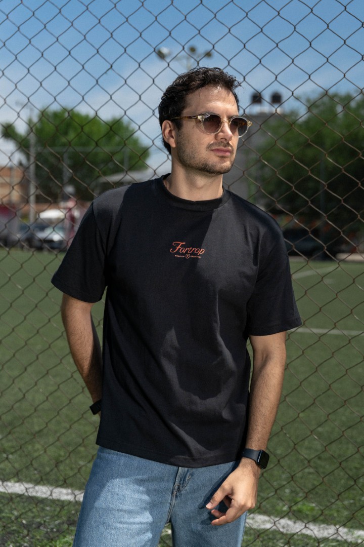 Playera Oversize Negra y Naranja World Cup OV5014 — detalle