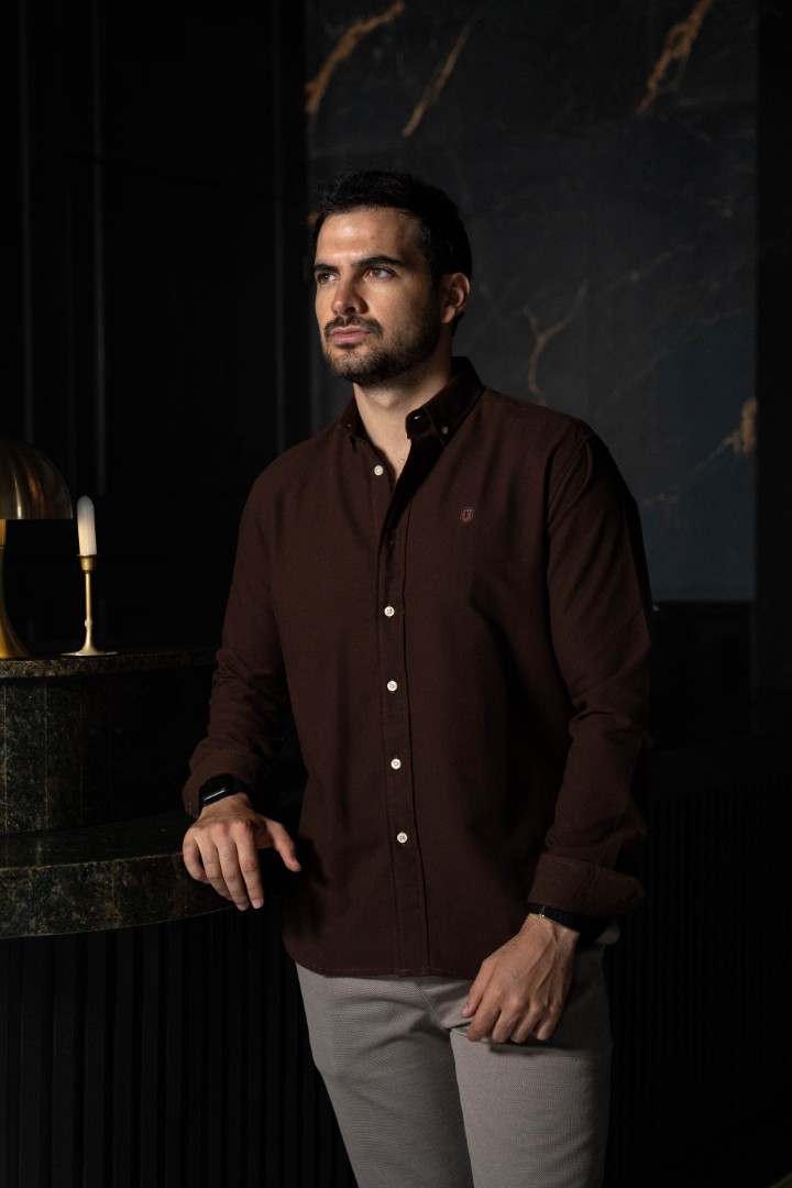 Camisa básica chocolate | FOR3442 - Imagen 2