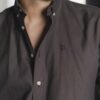 Camisa básica café | FOR3490 - Imagen 5